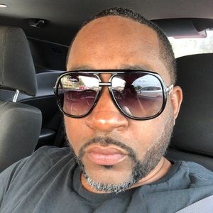 Meet your Posher, Larry